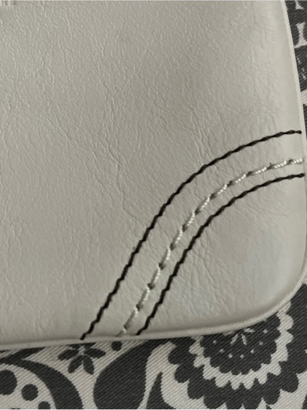 Vintage Coach Beige Neutral Leather Wristlet With Charm Small Silver Hardware